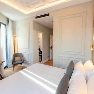 Kamer "Premium" met een King Size Bed op de Hoek